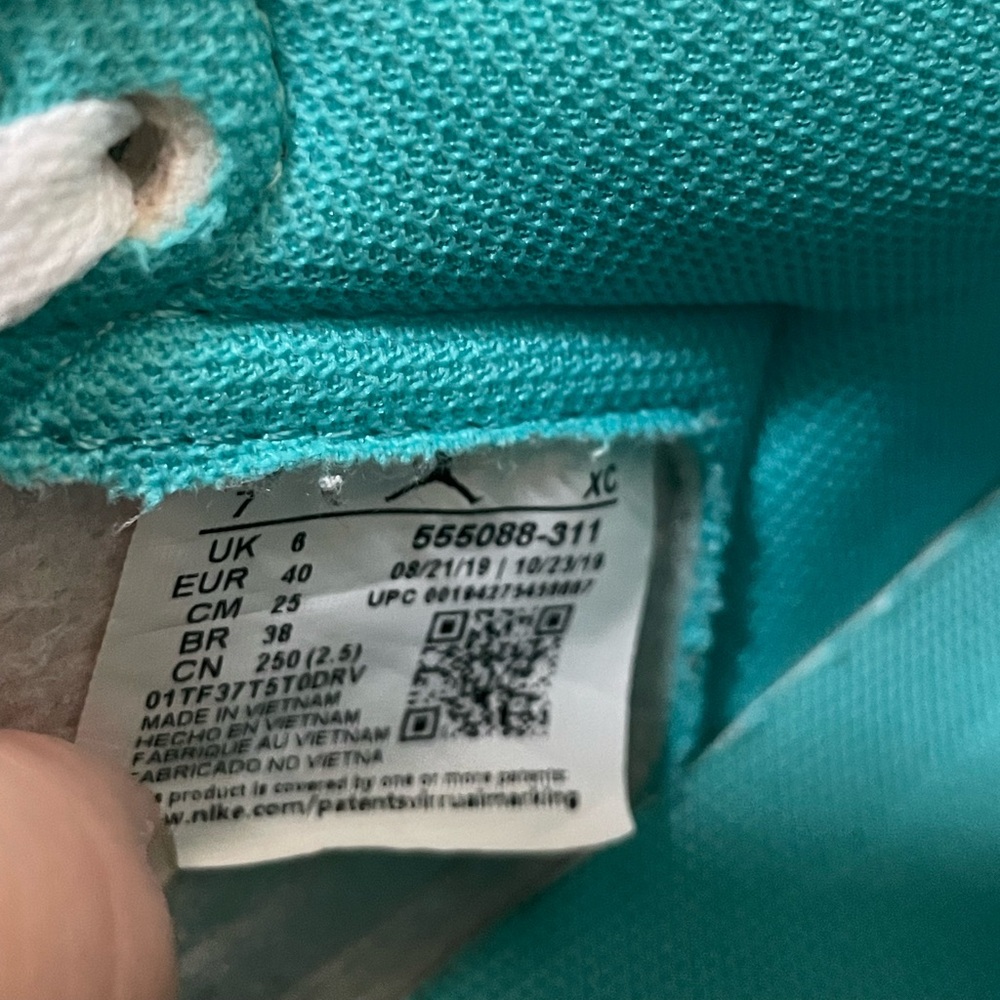 Rare Nike Air Jordan 1 Retro High OG “Turbo Green” Size 7 Men/8.5 Women - Picture 16 of 16